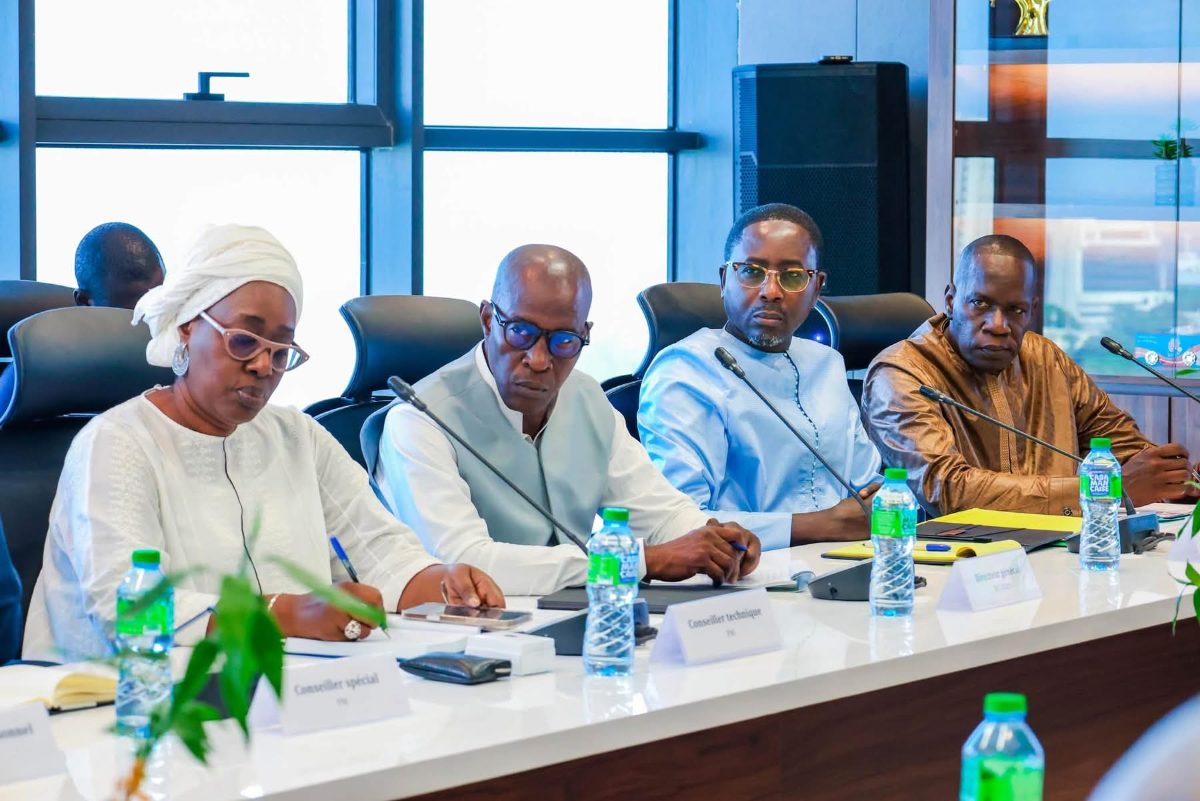 Senegaal : Gouvernement fodiima wallude mediaaji e laawol juutngol, e moƴƴinde sarɗiiji golle jurnaliisɓe